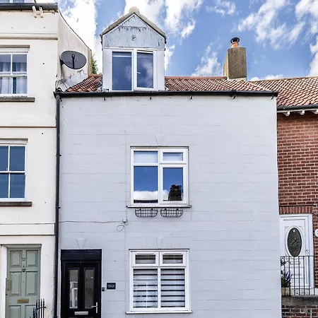 Quaint Fishermans 2-bed With Sea Views * スカーバラ