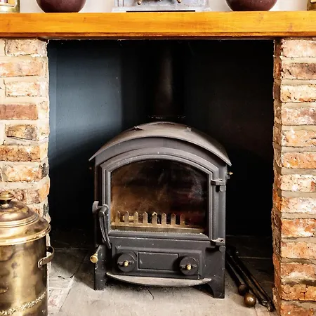 Quaint Fishermans 2-bed With Sea Views *