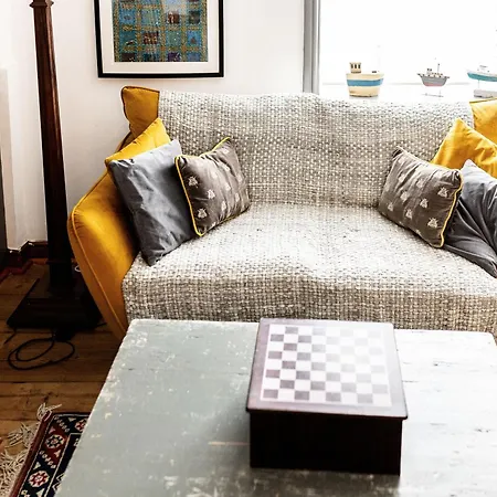 Quaint Fishermans 2-bed With Sea Views Скарборо