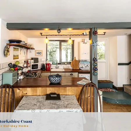 Nyaraló Quaint Fishermans 2-bed With Sea Views