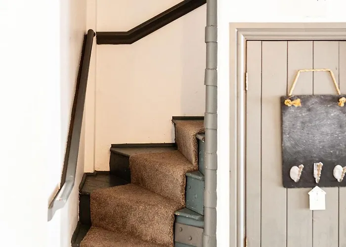 Quaint Fishermans 2-bed With Sea Views