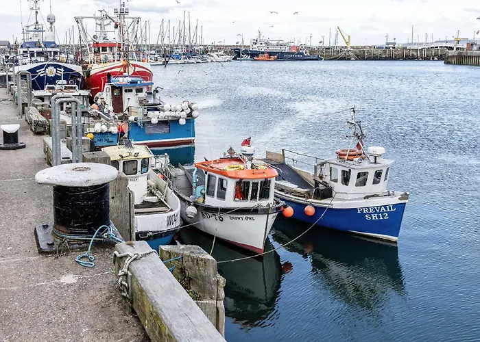 Quaint Fishermans 2-bed With Sea Views Semesterbostad *