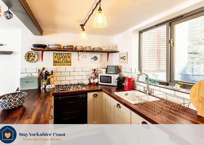 Semesterbostad Quaint Fishermans 2-bed With Sea Views *